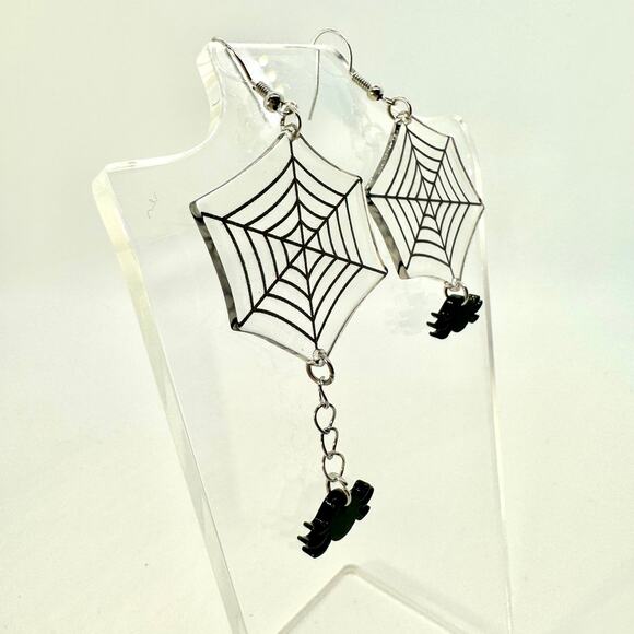 Spider Web Earrings - Halloween Earrings - Bug Earrings - Spider Accessories - Picture 2 of 8